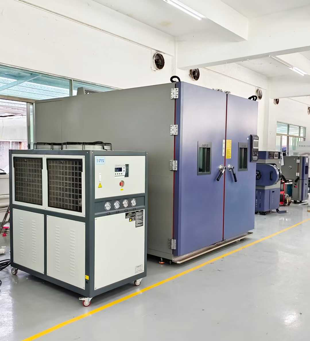 8m3步入式恒溫恒濕箱送貨湖南農(nóng)業(yè)大學(xué)